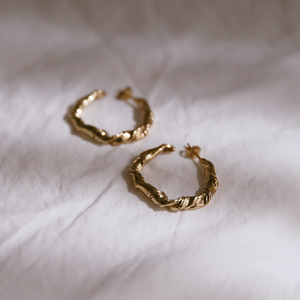 Swirl hoops gold-plated