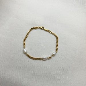 Rice pearl bracelet