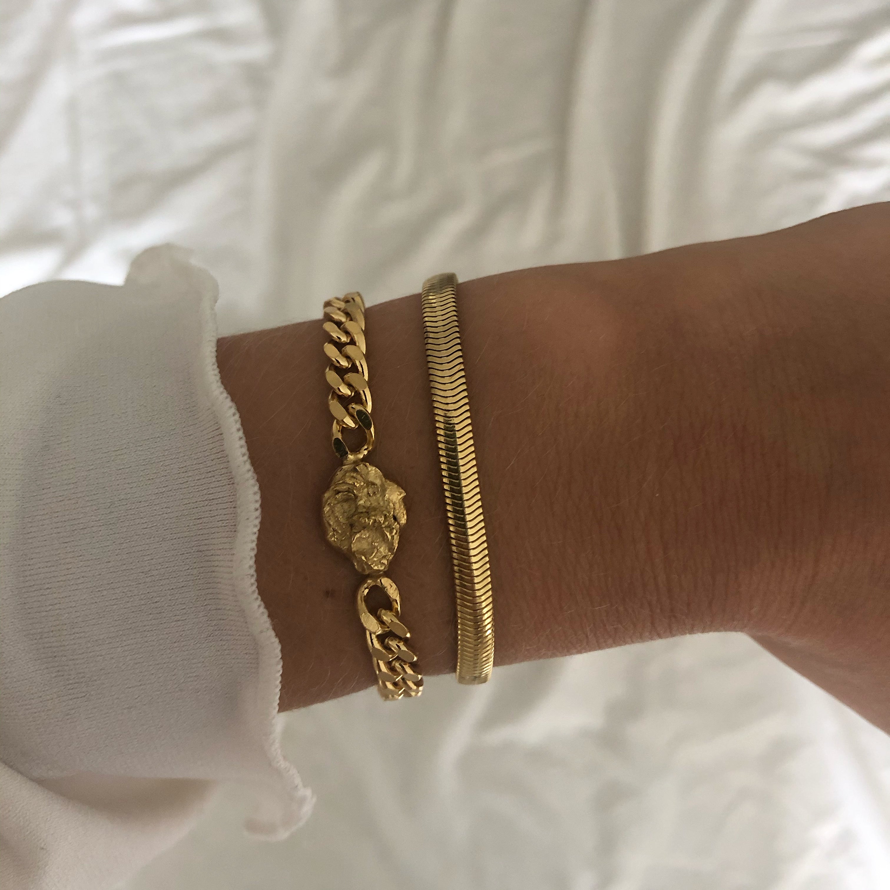 Moon bracelet gold-plated